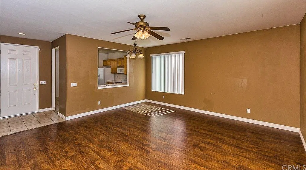 3 bed, 1377 sqft, $2,665 — Photo 3