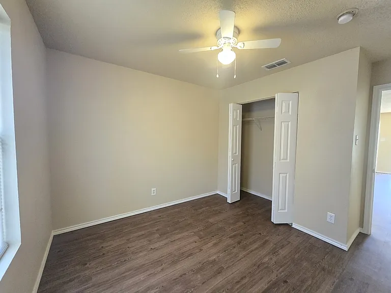 10226 Country Hills Blvd — Photo 16