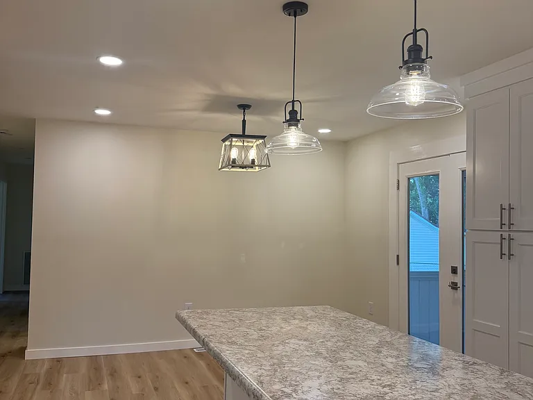 2360 Parkway Dr SE — Photo 11