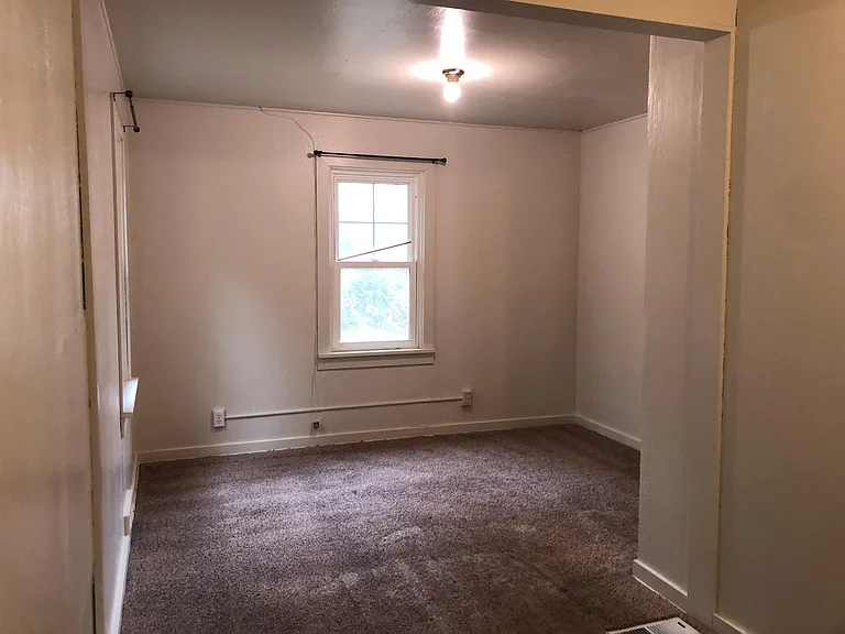 1030 NE Duncan Ln — Photo 12