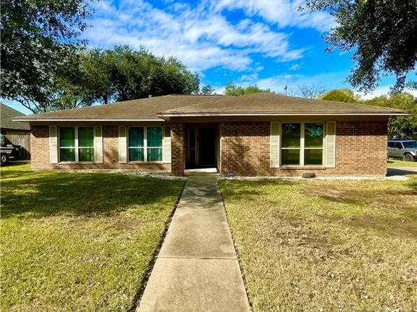 902 Buttercup Dr, Edna, TX 77957