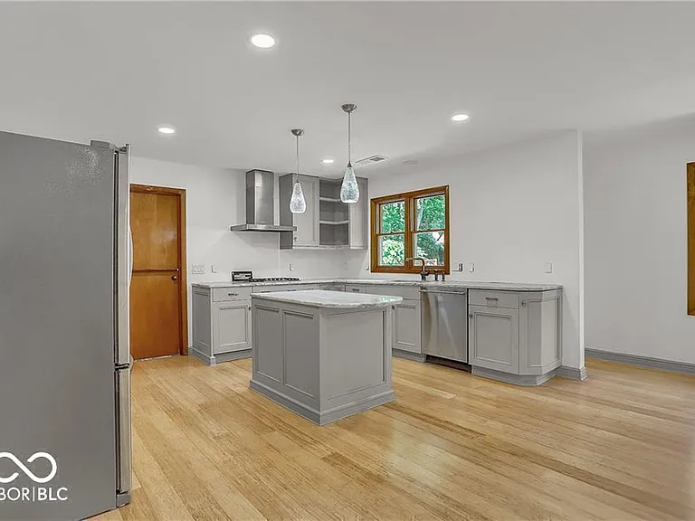 760 W Pine St — Photo 13