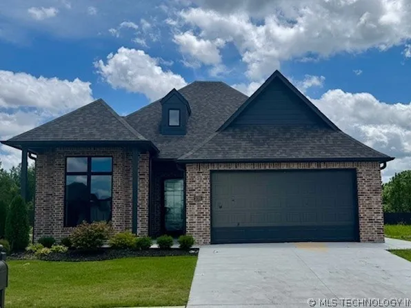 3703 W Laredo Pl, Broken Arrow, OK 74012