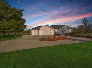 1348 Nature Ct, Van Meter, IA 50261
