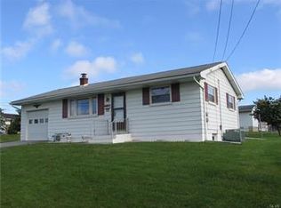 923 Kossuth St, Freemansburg, PA 18017