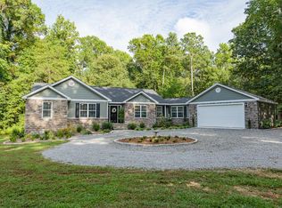 36 Kamps Ln, Kilmarnock, VA 22482