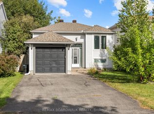 1497 Roberval Ave, Ottawa, ON K4A2C4