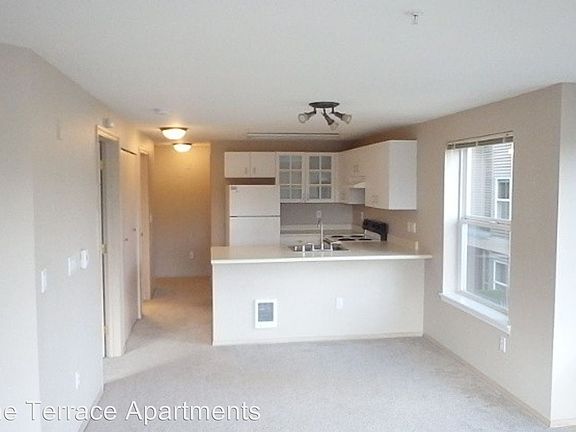 3rd image of 312 11th Ave APT 303