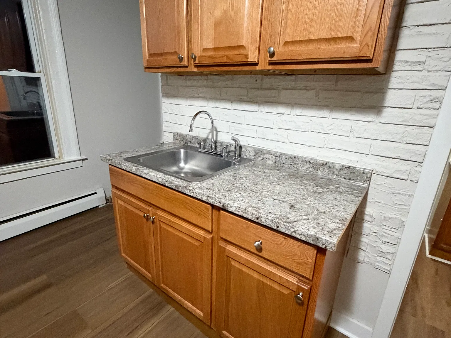 4 bed, 1100 sqft, $2,149 — Photo 2