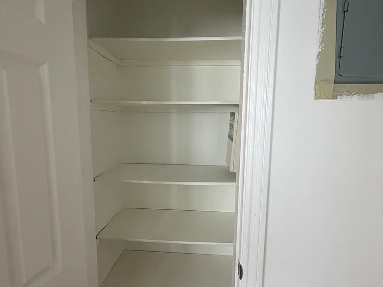 217 S Doheny Dr #5 — Photo 32