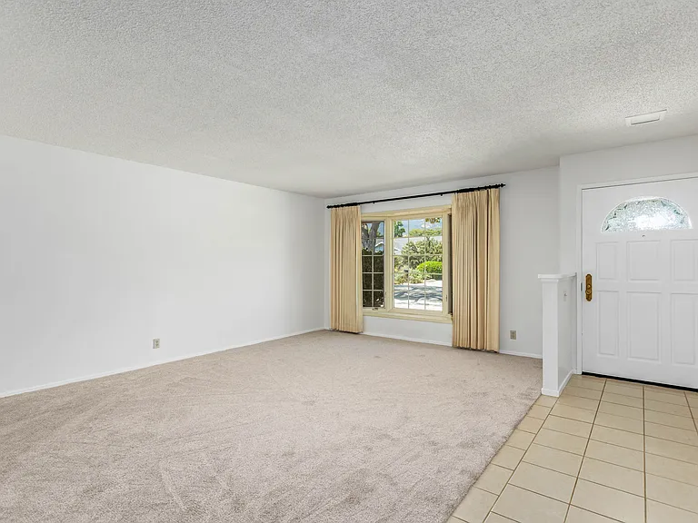 6221 Marlborough Dr — Photo 3