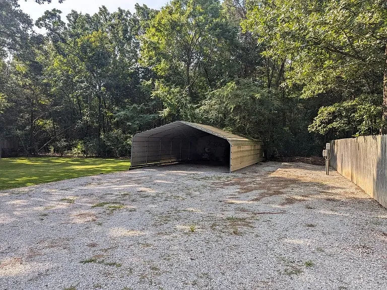 54 Carol Ln — Photo 8