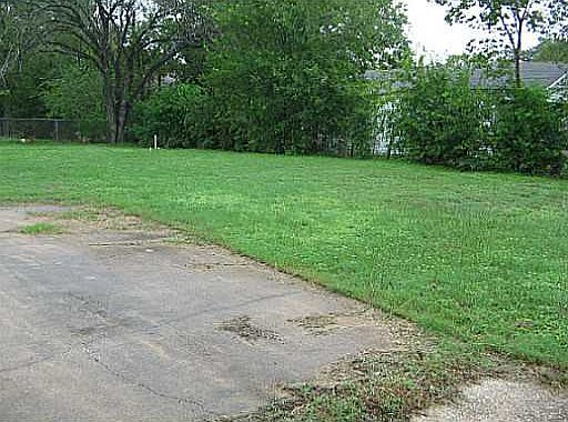 2nd image of 1504 Sandy Point Rd