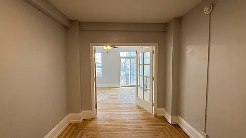 948 Court St Photo 1