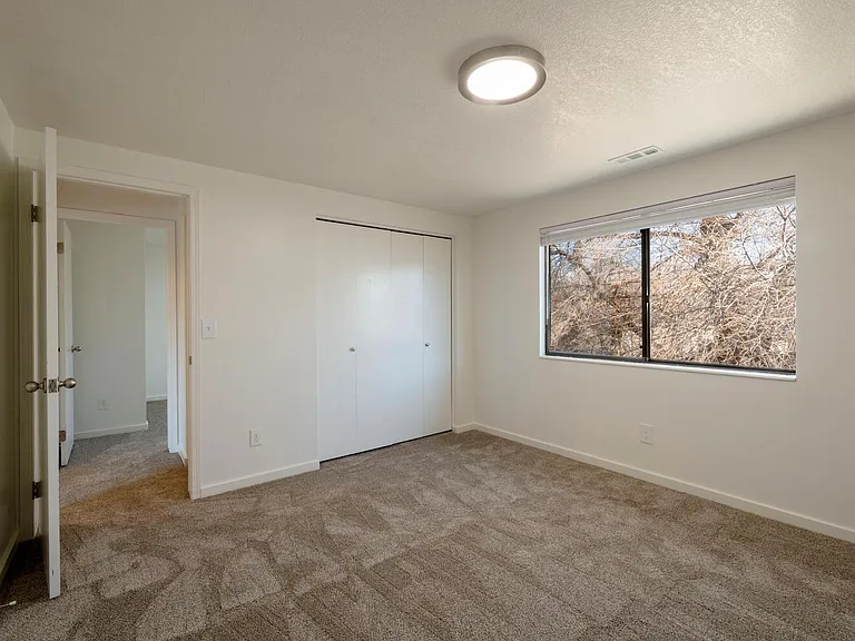 2747 S Sierra Park Cir E — Photo 7