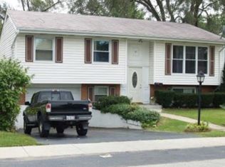 37 Schoenbeck Rd, Wheeling, IL 60090