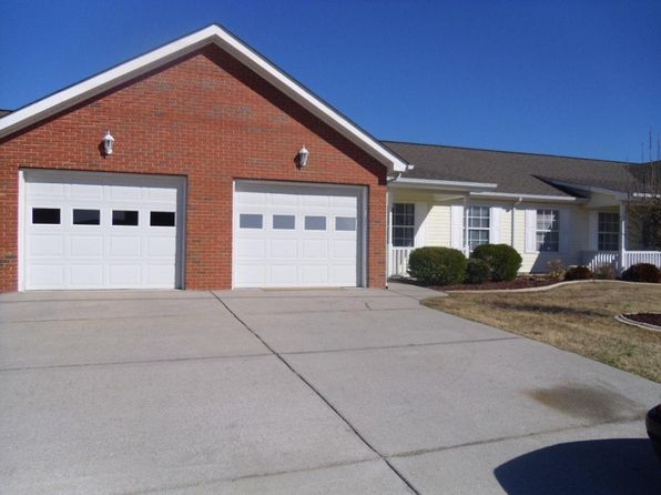 301 Flagstone Dr