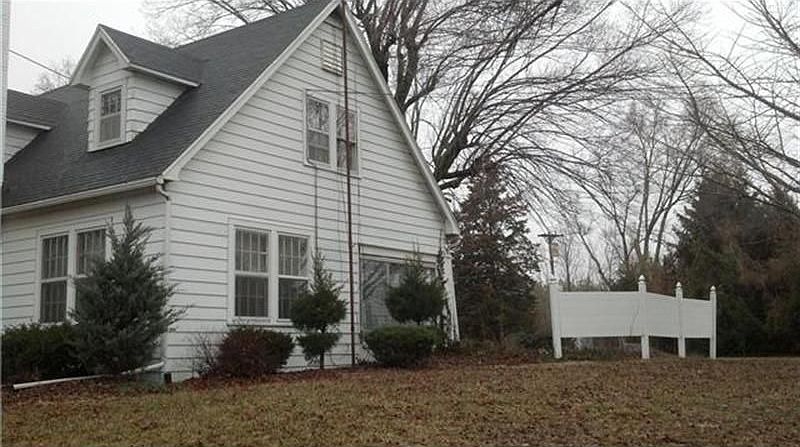 2nd image of 402 W Cumberland St
