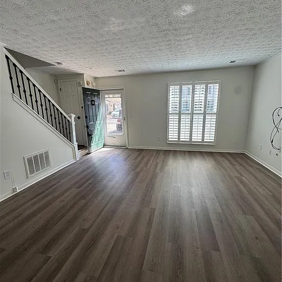 2907 Queen Anne Ct — Photo 4
