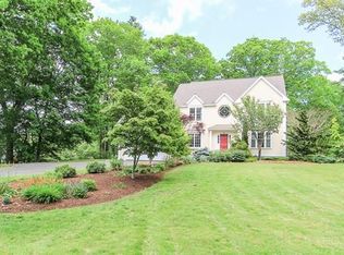 2 Shea Ct, Essex, MA 01929