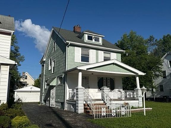 3rd image of 3206 E 119th St