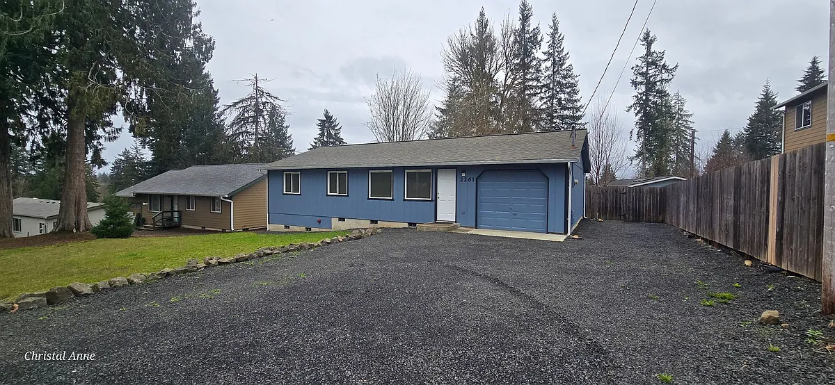 Building Photo - 2261 E Crestview Dr