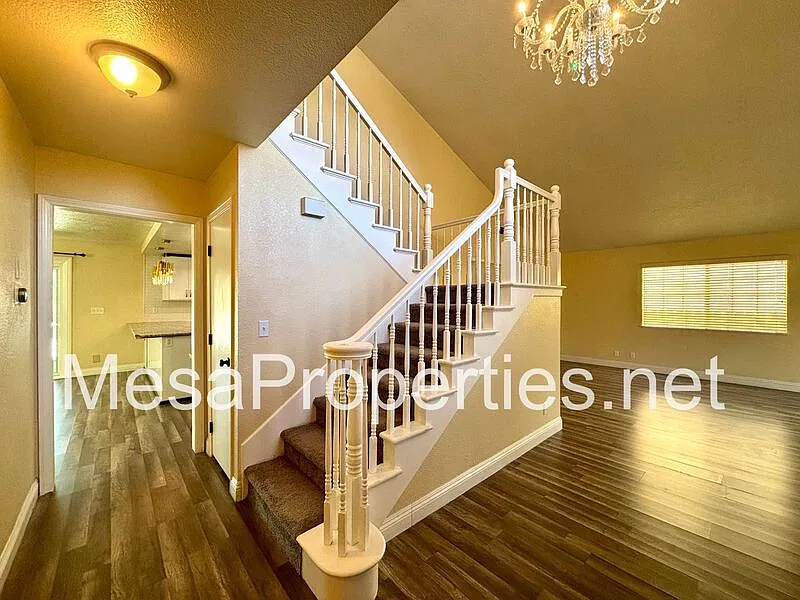 4 bed, 3.0 bath, 2668 sqft, $2,650 — Photo 4