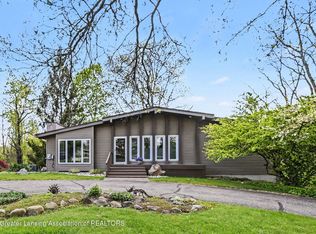 416 Gettysburg Dr, Lansing, MI 48917