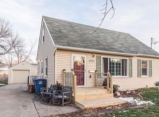 1907 52nd St, Des Moines, IA 50310