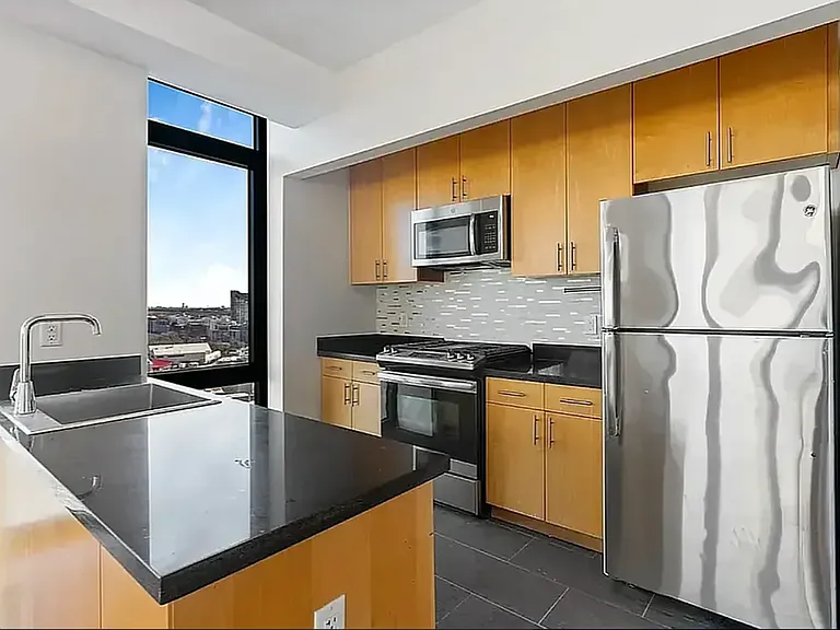 34-46 Vernon Blvd #W1501 — Photo 7