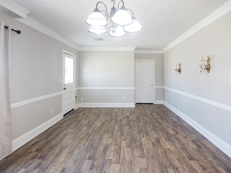 311 S Morgan Ave — Photo 11