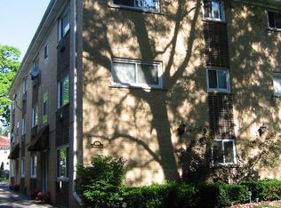 4306 N Keystone Ave #102, Chicago, IL 60641