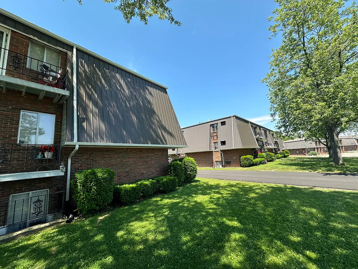 Building Photo - 1520 Spruce Ave #20.7