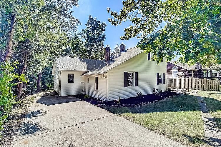 Charming Colonial with water views