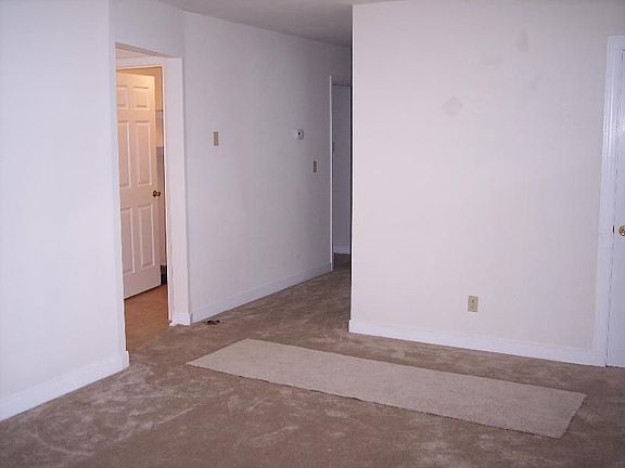 4th image of 9002 Laurel Oak Cir