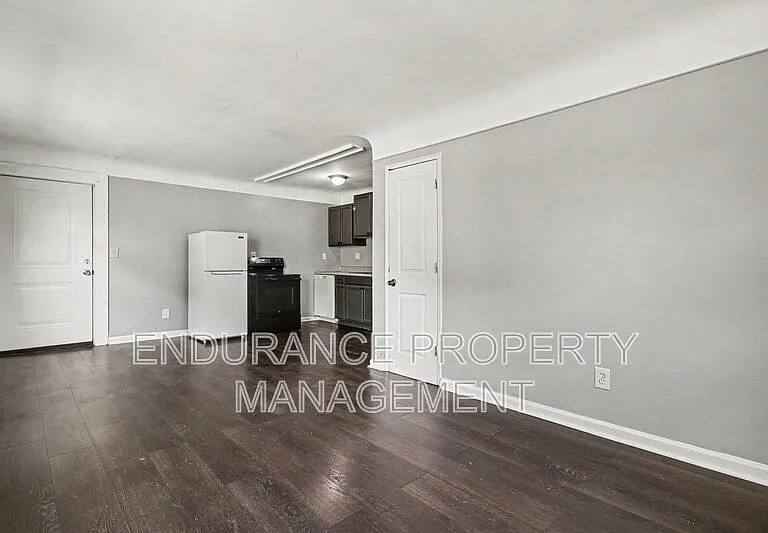 1932 Truitt Ave #2 — Photo 2