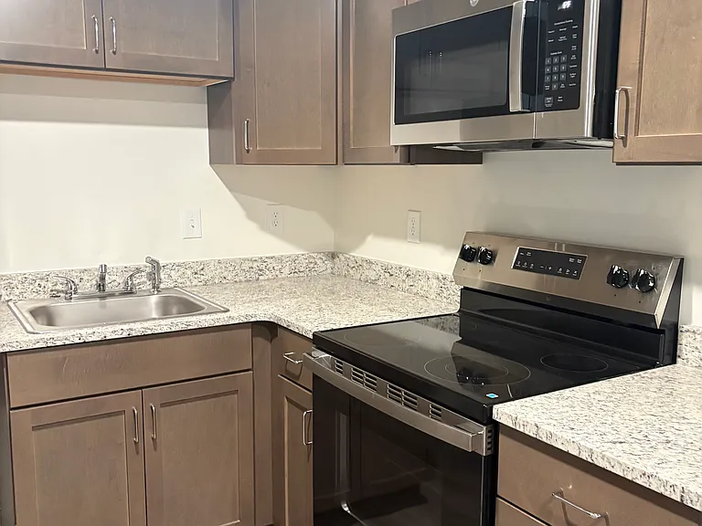 1741 Washington St #13 — Photo 13