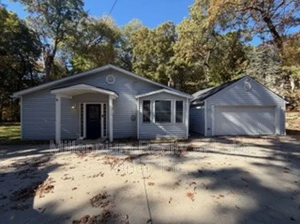 659 Beardslee Dr, Lake Orion, MI 48362