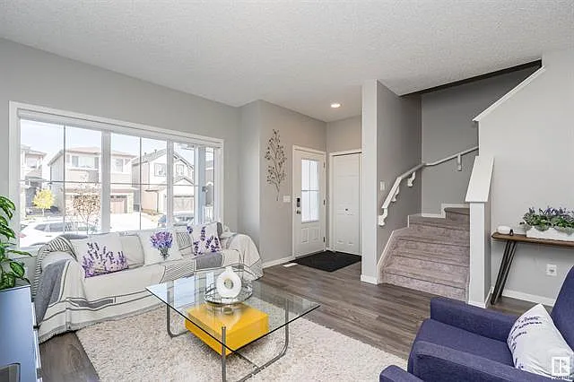 15639 18 AV SW, Edmonton, AB — Photo 3