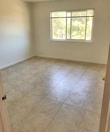 5th image of 1518 Oxford St #7