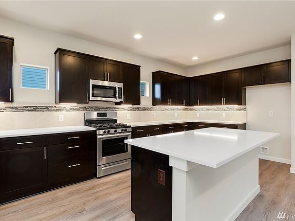 4th image of 1604 Jefferson Ave #103