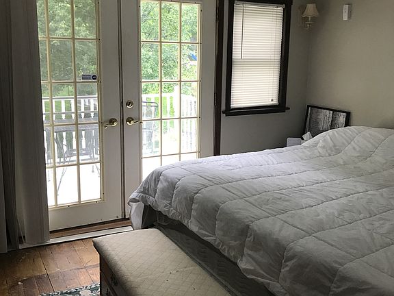 Master with walk in closet