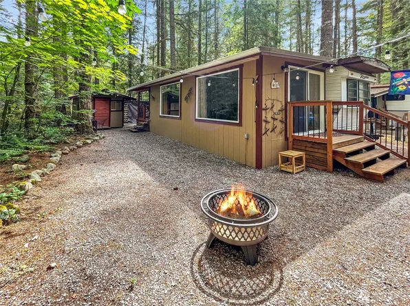 204 1 Fireside Lodge Circle, Deming, WA 98244