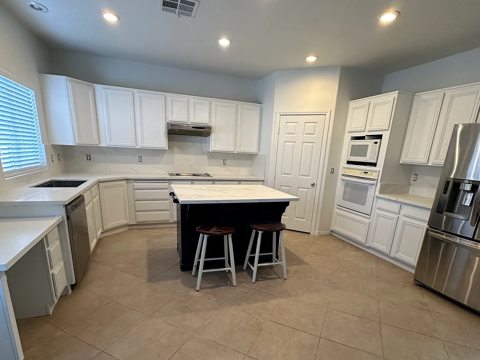 5 bed, 3543 sqft, $3,350 — Photo 4