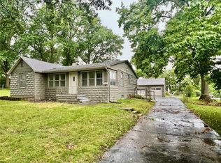 900 S Trail Ridge Dr, Independence, MO 64050