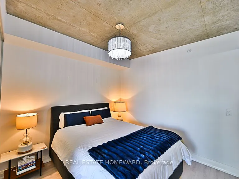 32 Camden St #706 — Photo 16
