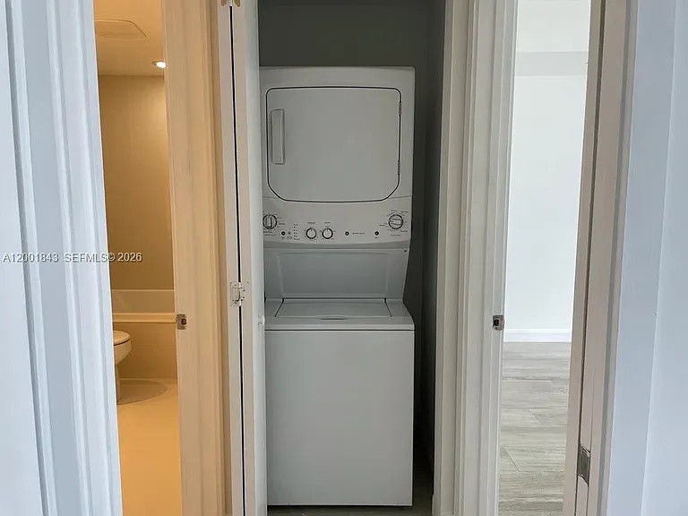 55 SW 9th St #3102 — Photo 7