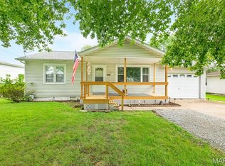 438 W Rosedale Dr, East Alton, IL 62024