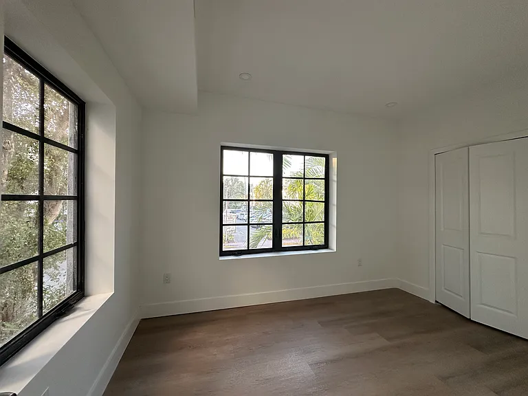 1619 Jefferson Ave #4 — Photo 3