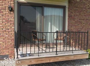 1900 River Rd #G4, Marysville, MI 48040